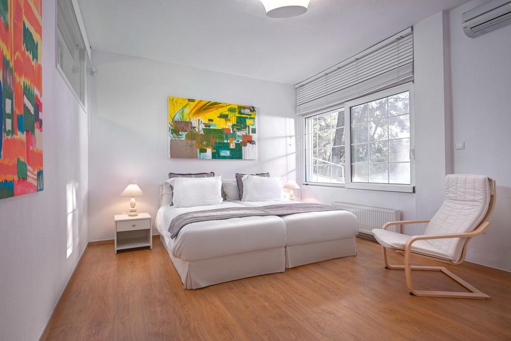 The White Villa At Sani Sani  Bagian luar foto