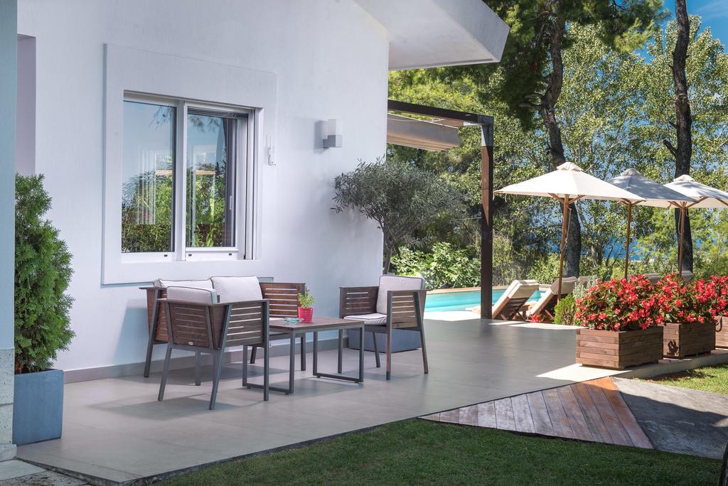 The White Villa At Sani Sani  Bagian luar foto
