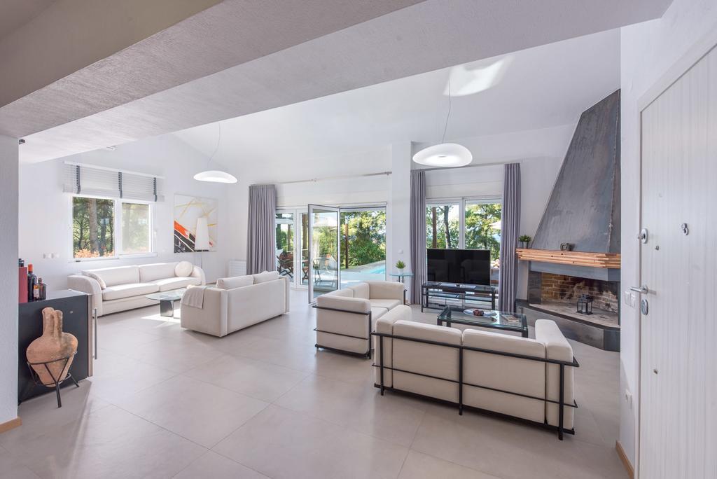 The White Villa At Sani Sani  Bagian luar foto