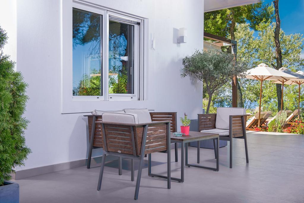 The White Villa At Sani Sani  Bagian luar foto