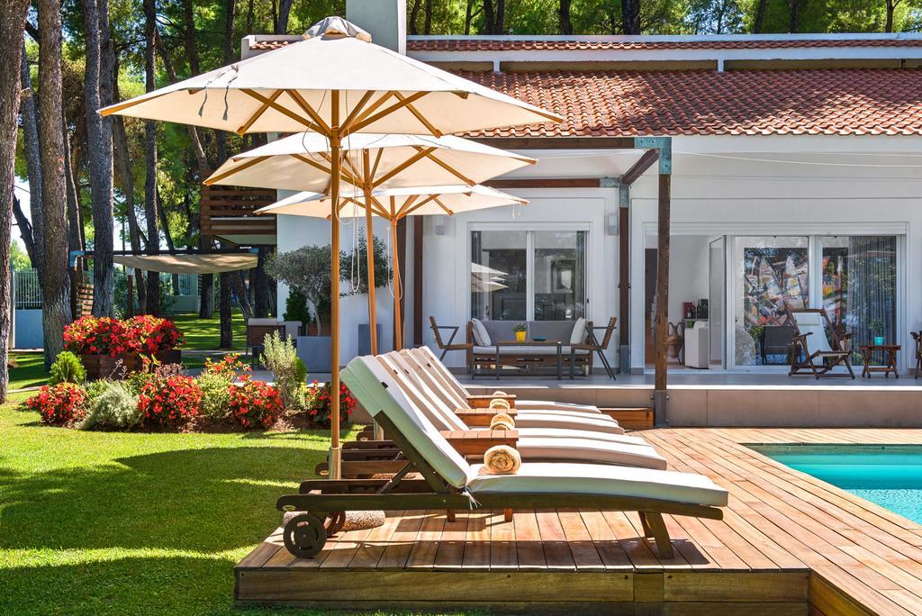 The White Villa At Sani Sani  Bagian luar foto