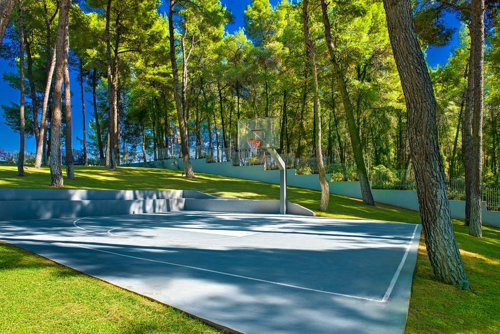 The White Villa At Sani Sani  Bagian luar foto